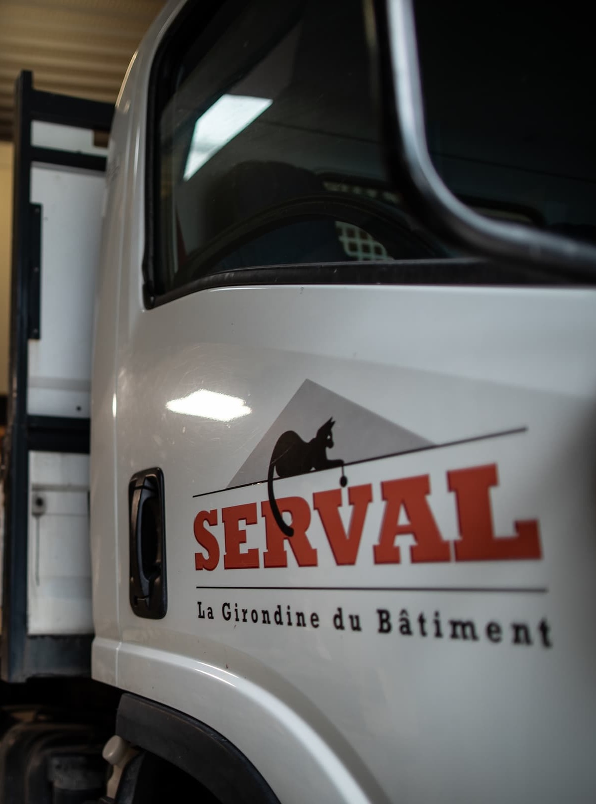 Camion Serval Girondine du Batiment